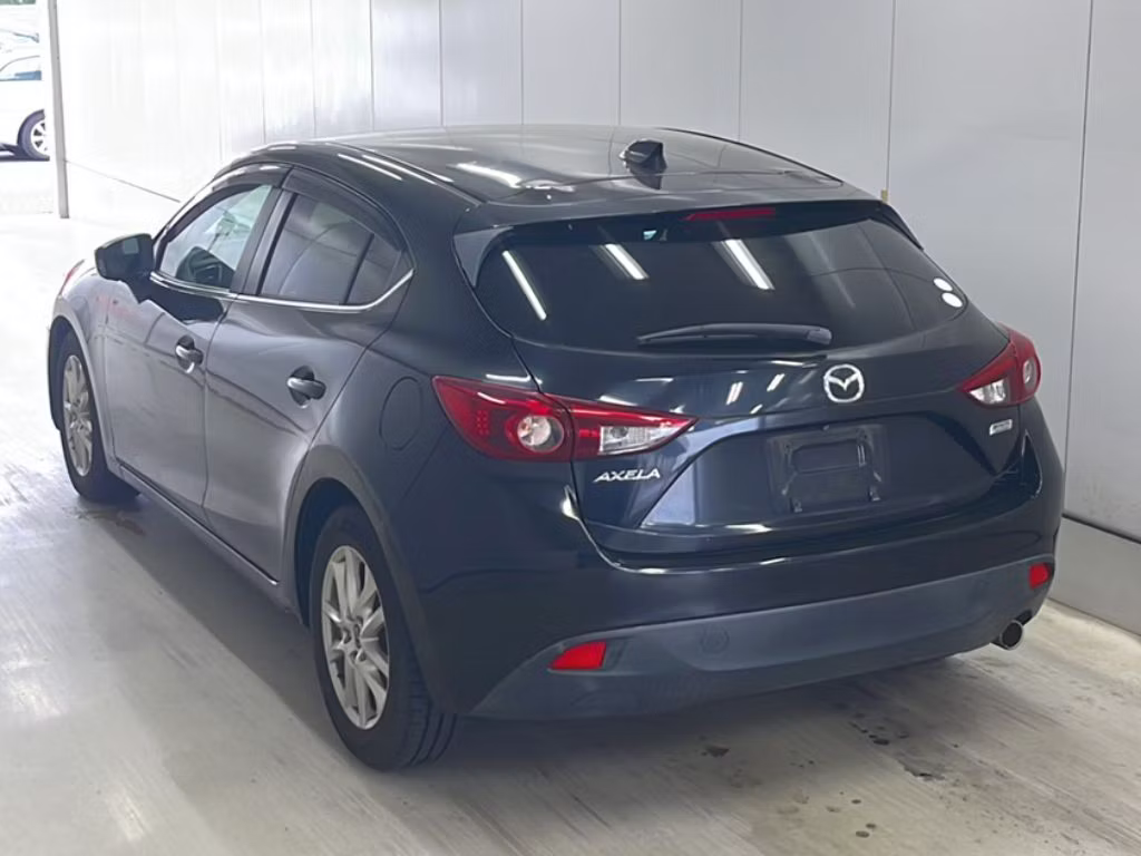 MAZDA AXELA