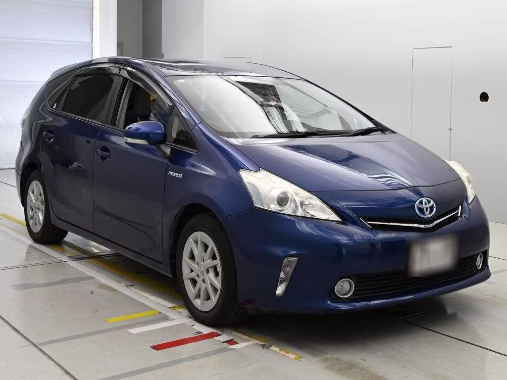 TOYOTA PRIUS ALPHA