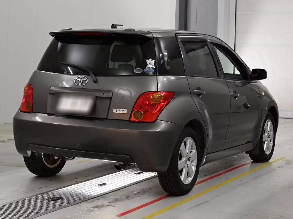 TOYOTA IST