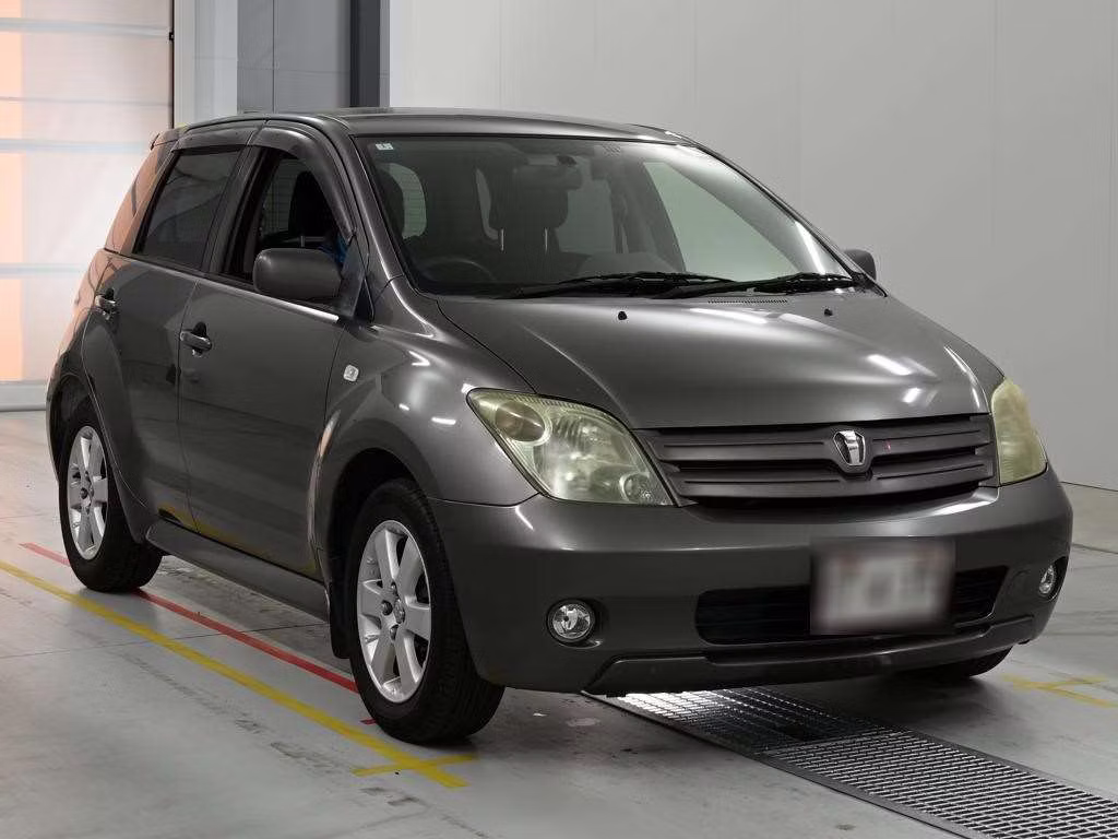 TOYOTA IST