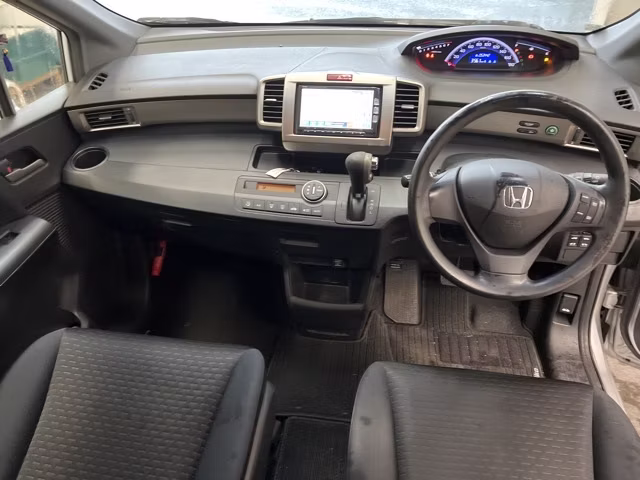 HONDA FREED SPIKE