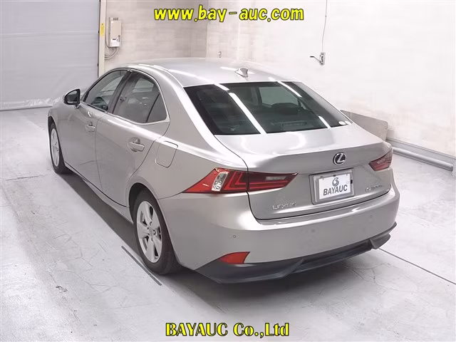 LEXUS IS300H