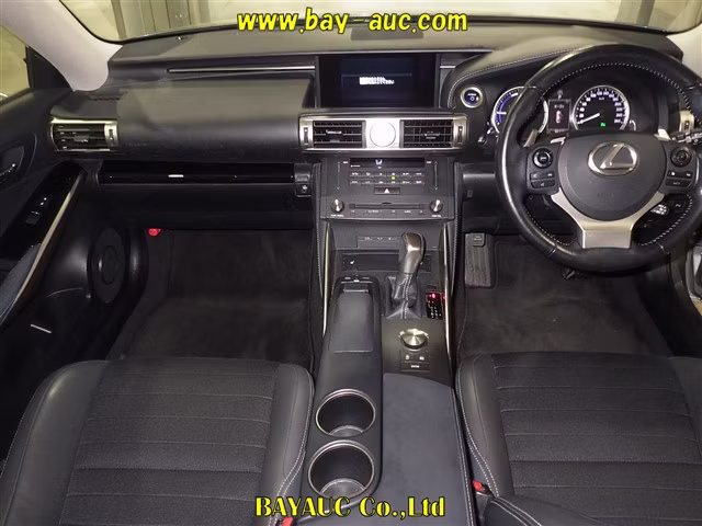 LEXUS IS300H