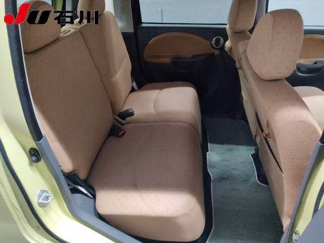 DAIHATSU MOVE LATTE