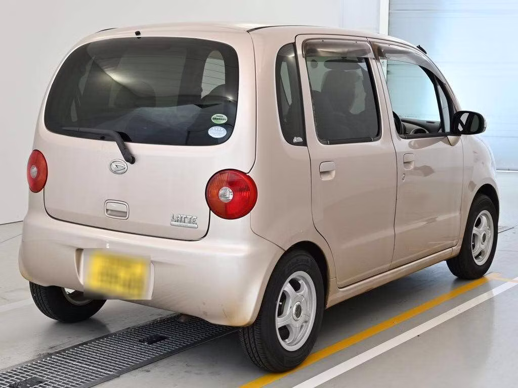 DAIHATSU MOVE LATTE