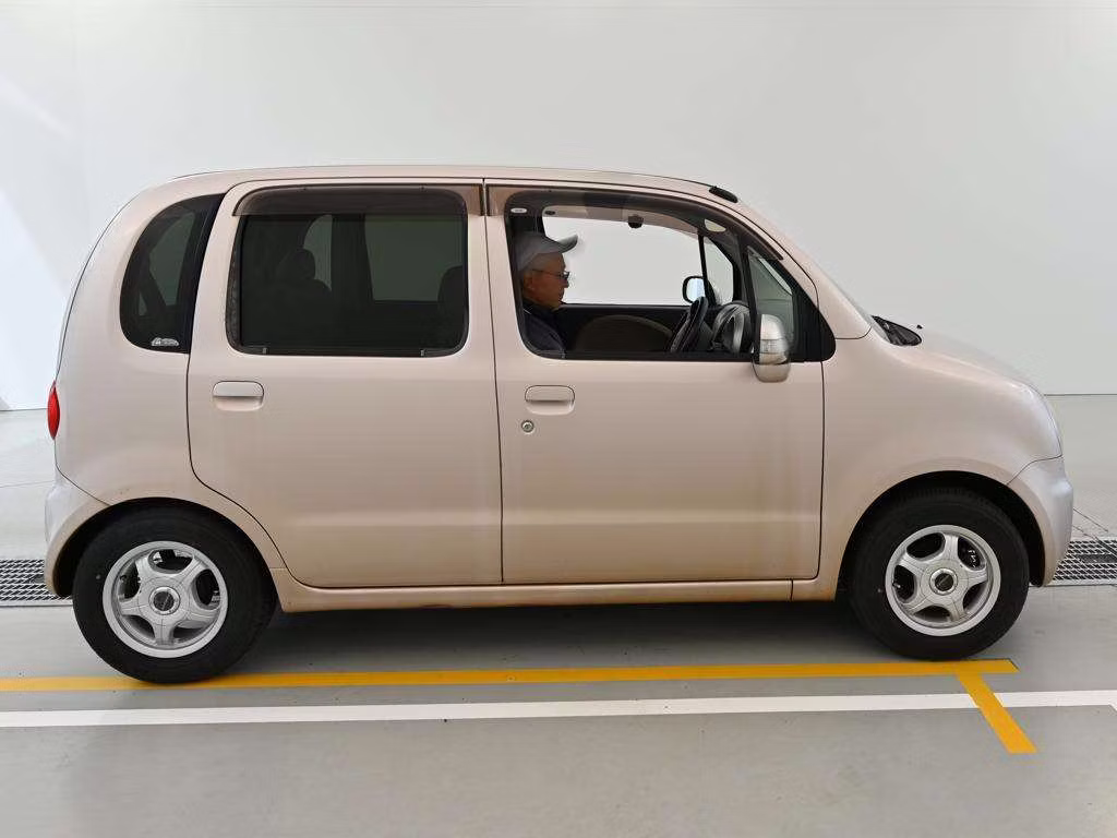 DAIHATSU MOVE LATTE