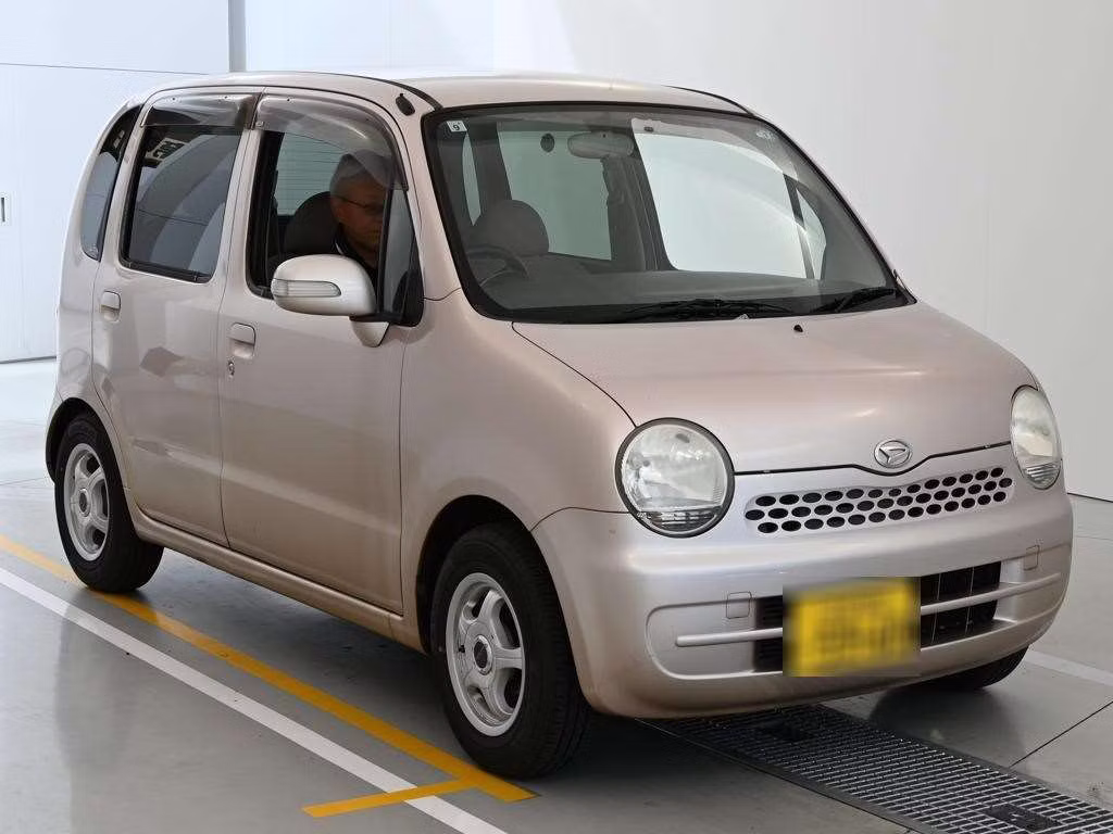 DAIHATSU MOVE LATTE