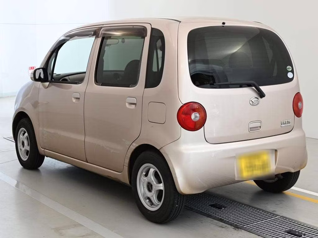 DAIHATSU MOVE LATTE
