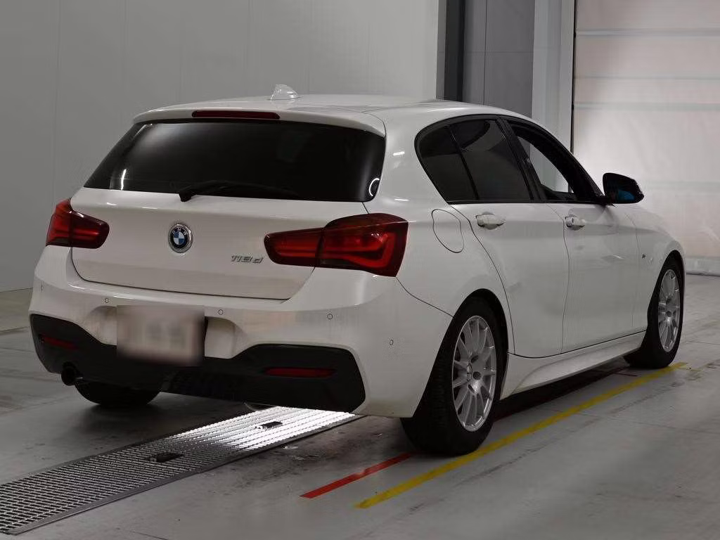 BMW 1-SERIES