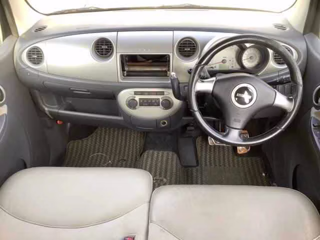 DAIHATSU MOVE LATTE
