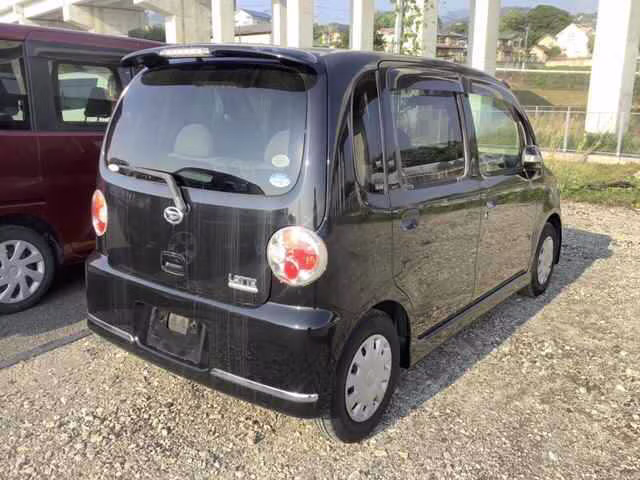 DAIHATSU MOVE LATTE