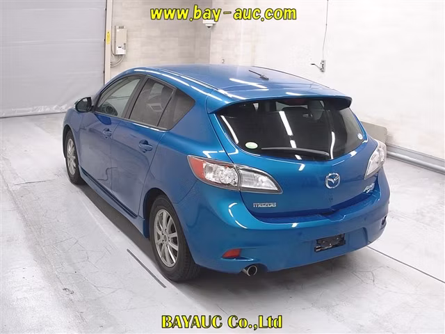 MAZDA AXELA