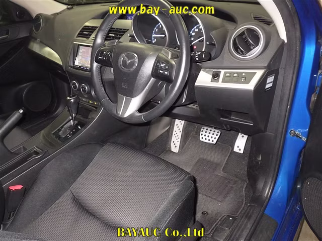 MAZDA AXELA