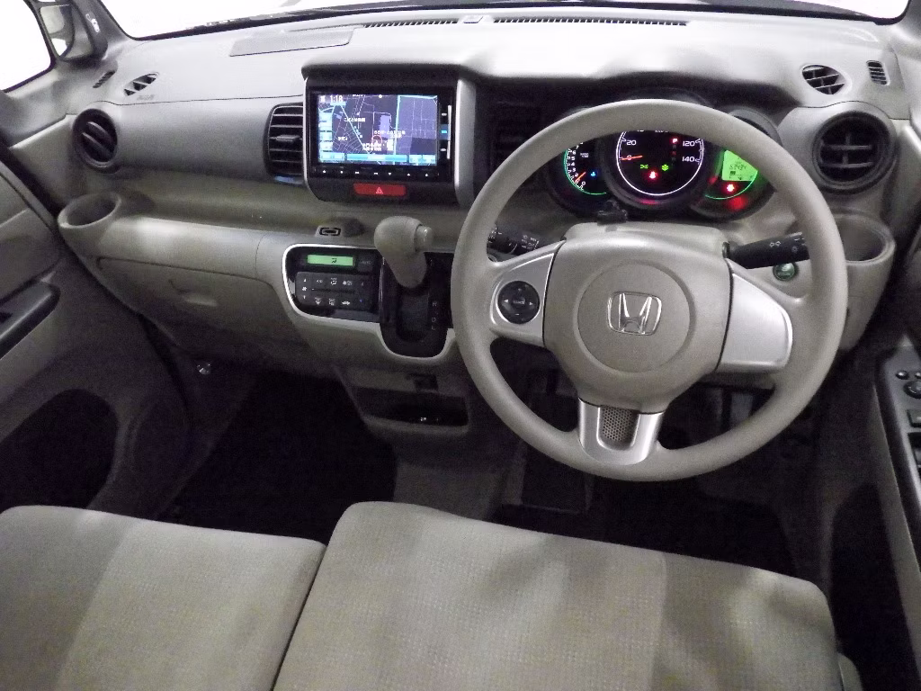 HONDA N-BOX+