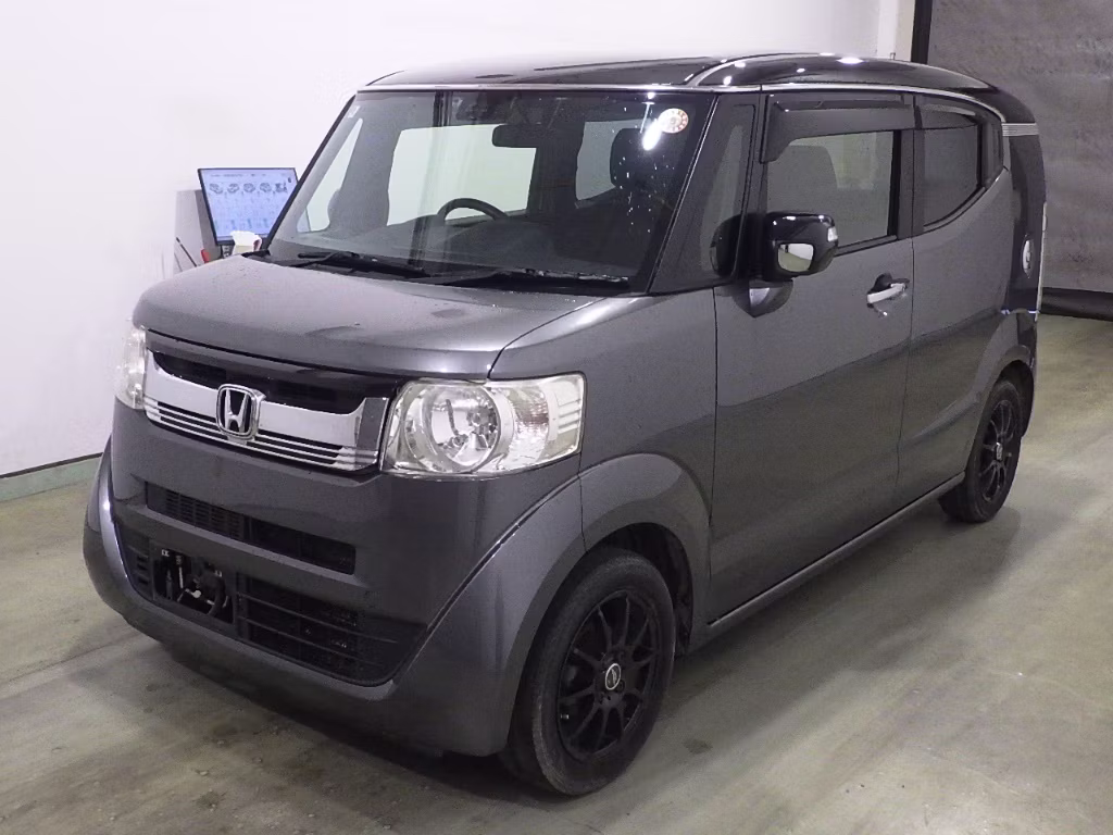 HONDA N-BOX SLASH