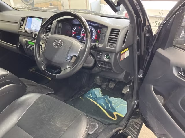 TOYOTA REGIUS ACE
