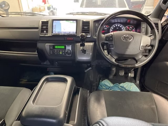 TOYOTA REGIUS ACE
