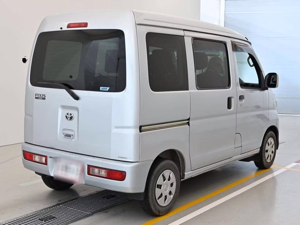 TOYOTA PIXIS VAN