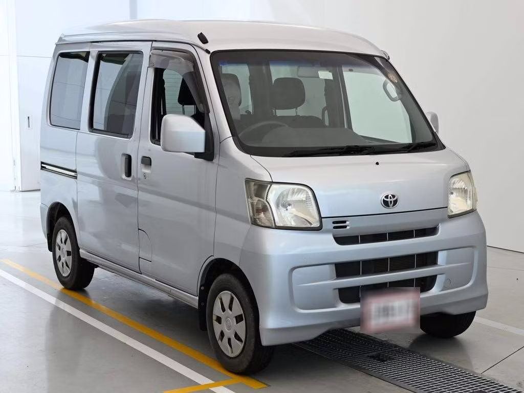 TOYOTA PIXIS VAN
