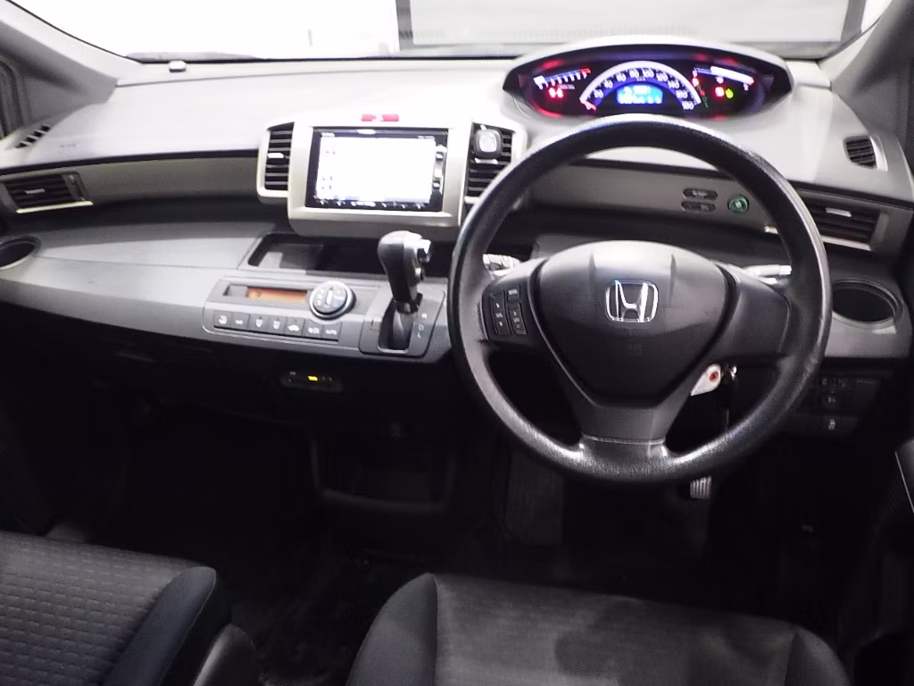 HONDA FREED SPIKE