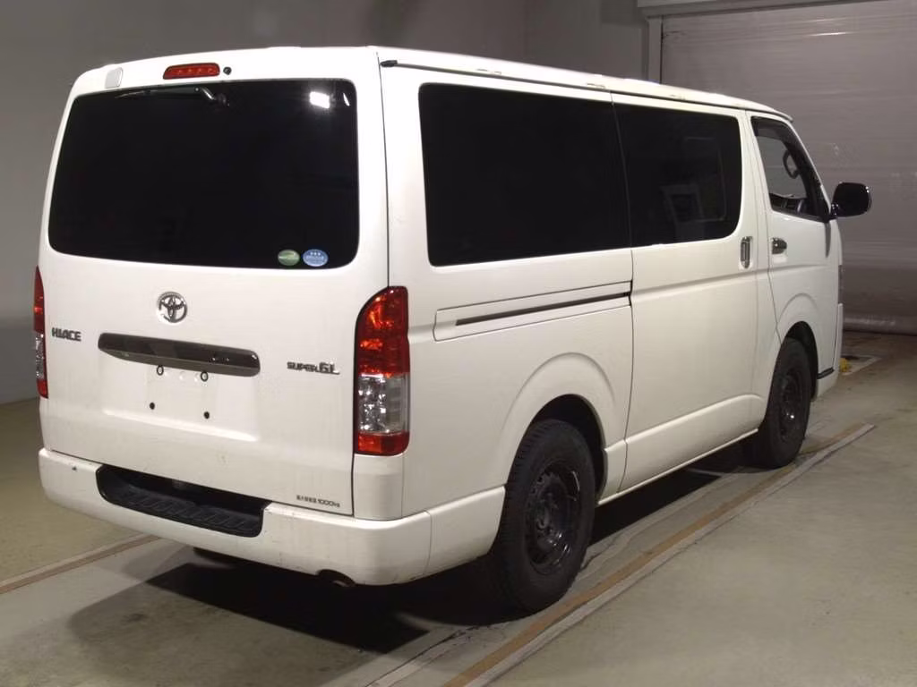 TOYOTA REGIUS ACE