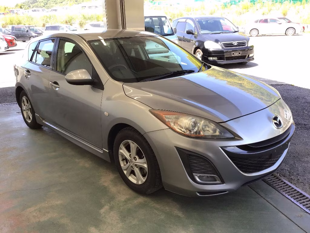 MAZDA AXELA