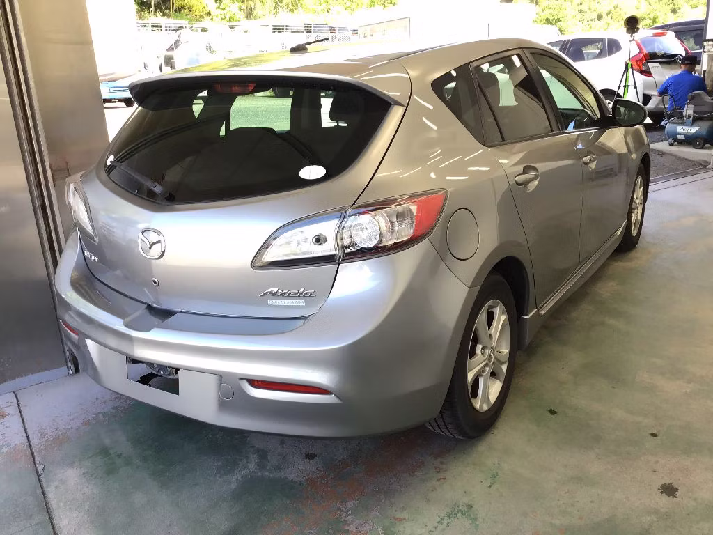 MAZDA AXELA