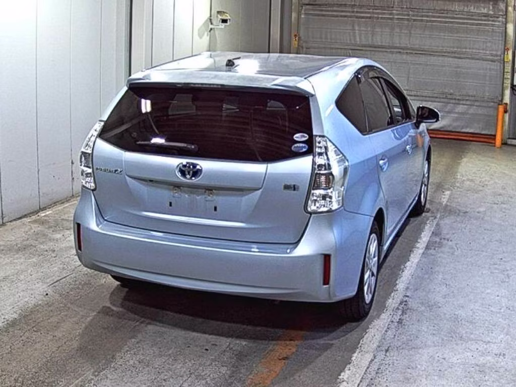 TOYOTA PRIUS ALPHA
