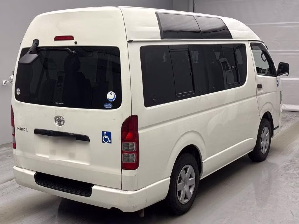 TOYOTA REGIUS ACE