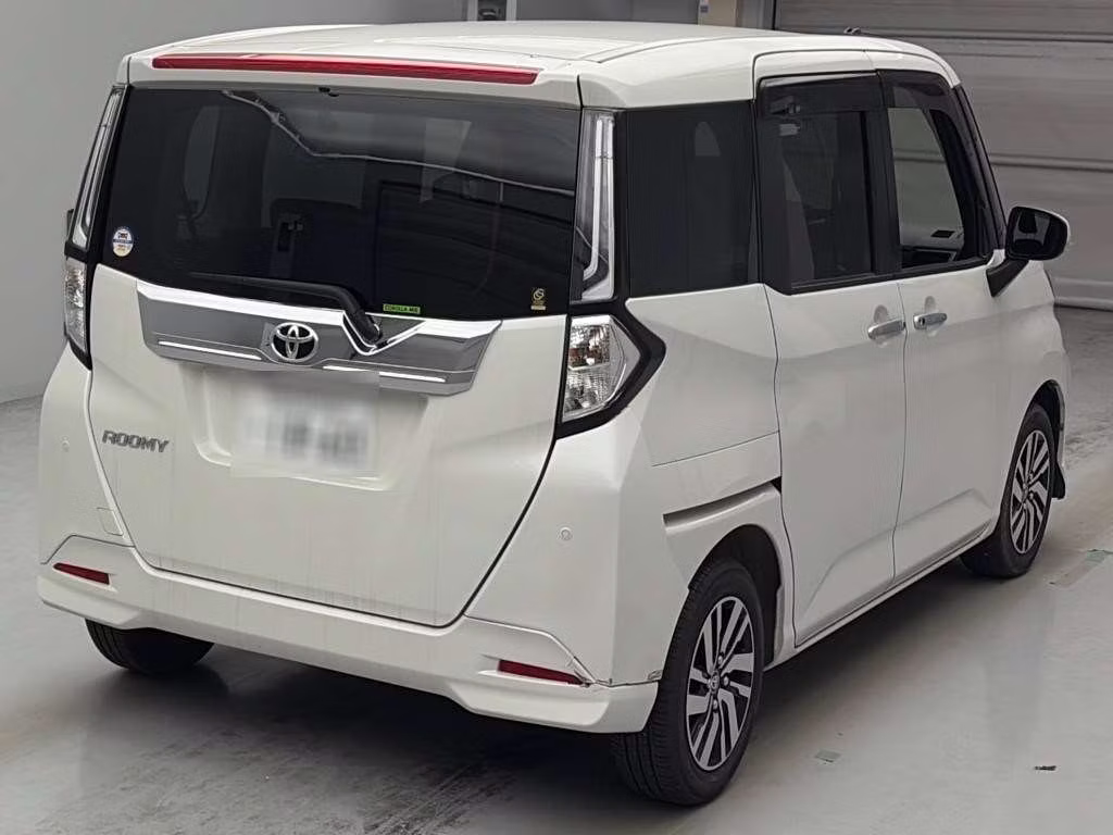TOYOTA ROOMY