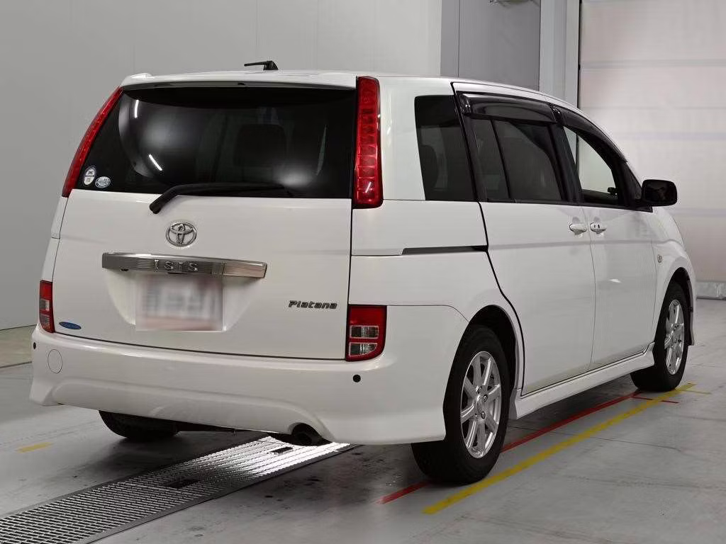 TOYOTA ISIS
