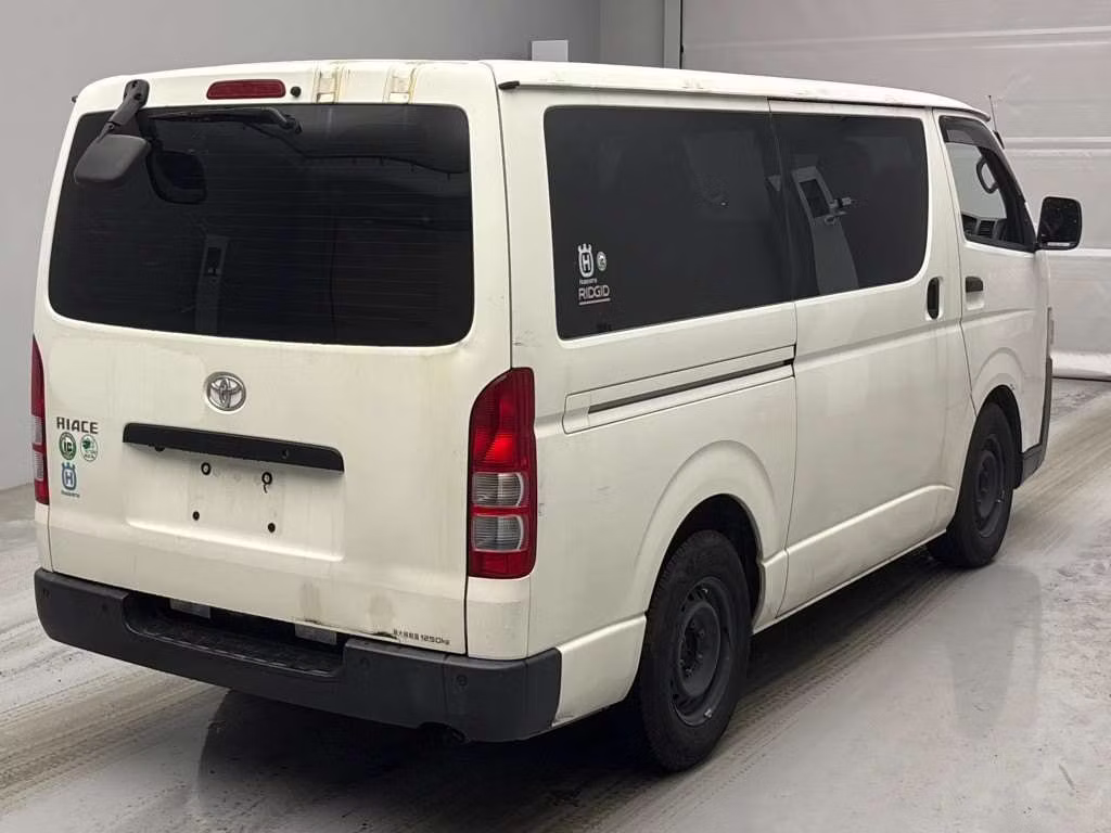 TOYOTA REGIUS ACE