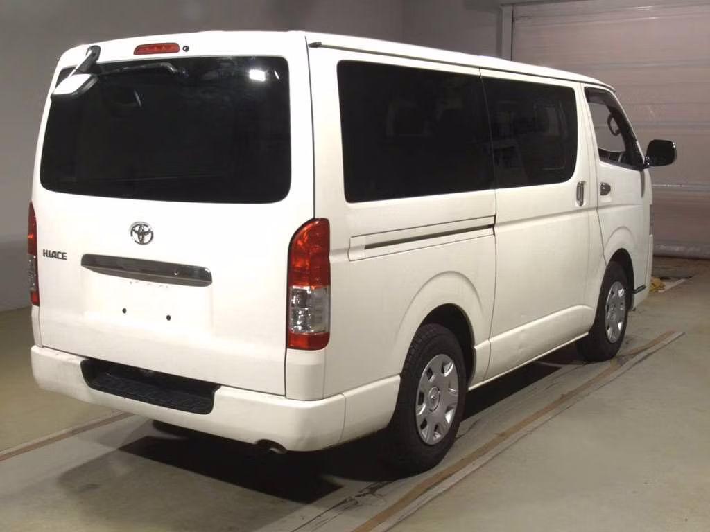 TOYOTA REGIUS ACE