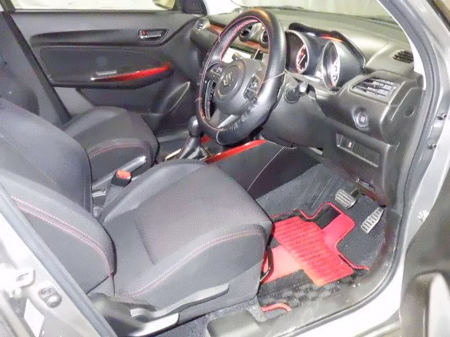 SUZUKI SWIFT