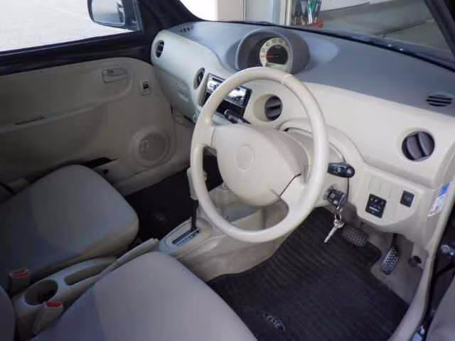 DAIHATSU ESSE