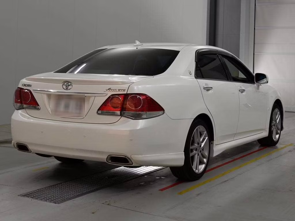 TOYOTA CROWN