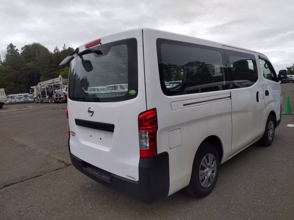NISSAN NV350 CARAVAN