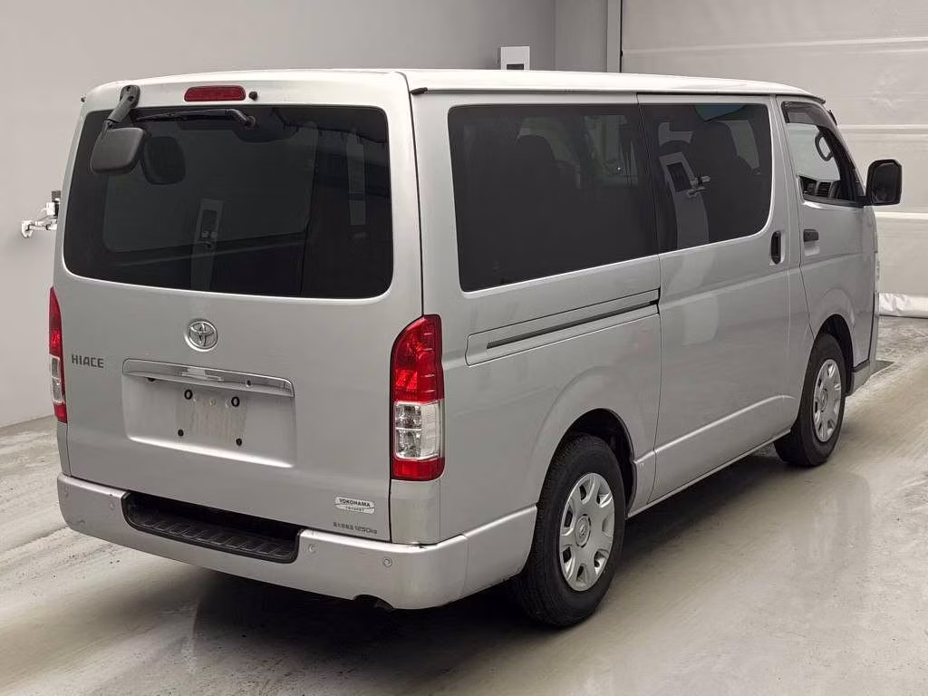 TOYOTA REGIUS ACE