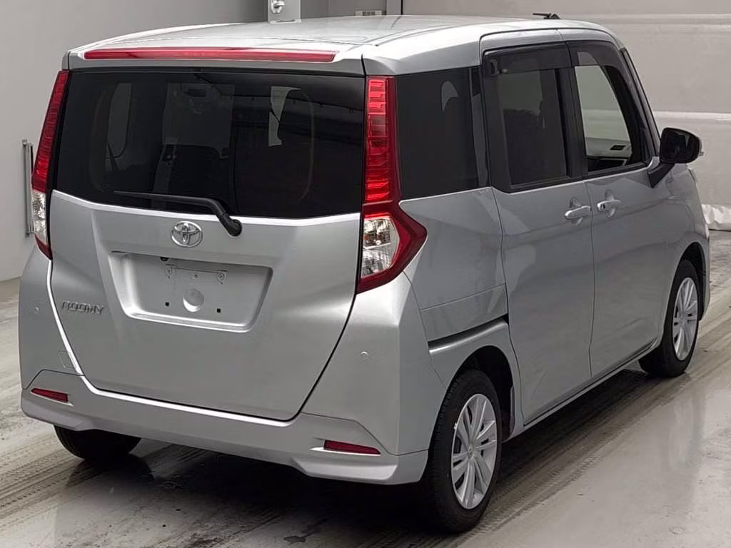TOYOTA ROOMY
