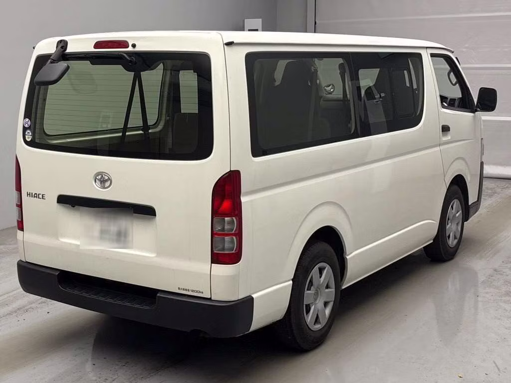 TOYOTA REGIUS ACE