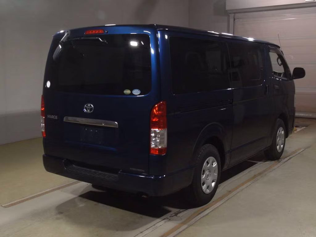 TOYOTA REGIUS ACE