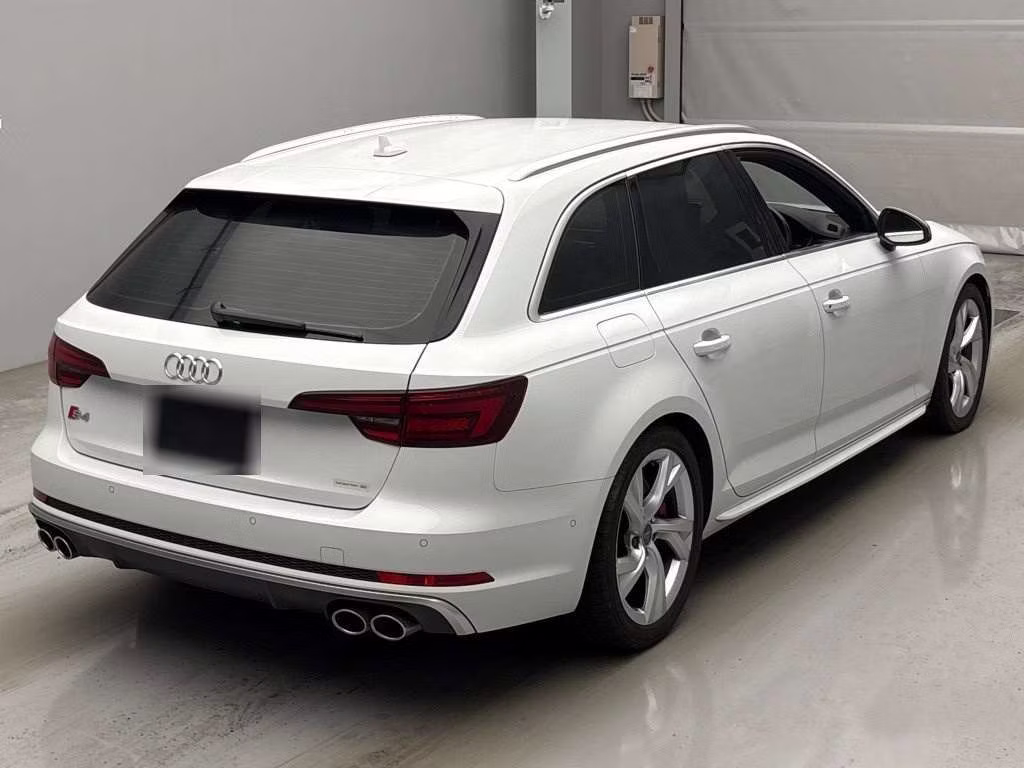 AUDI S4