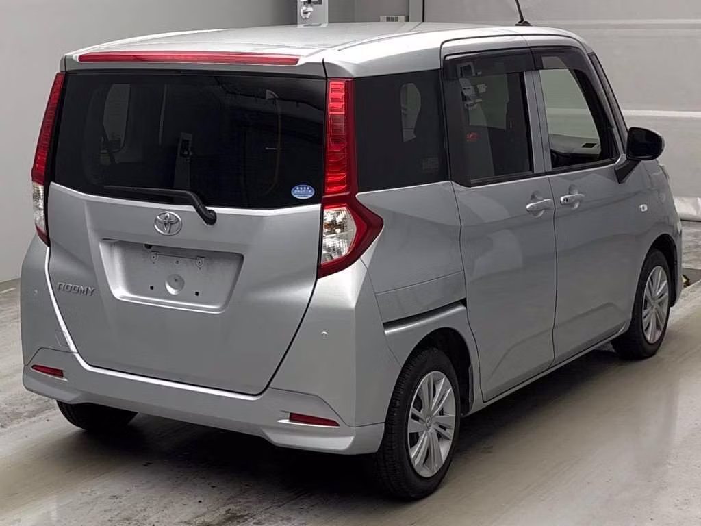 TOYOTA ROOMY