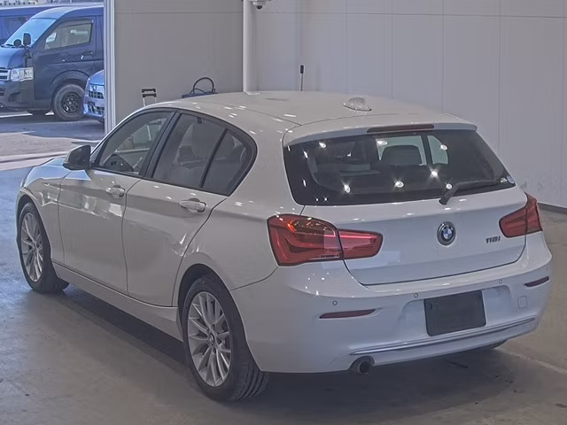 BMW 1-SERIES