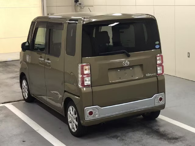 DAIHATSU WAKE
