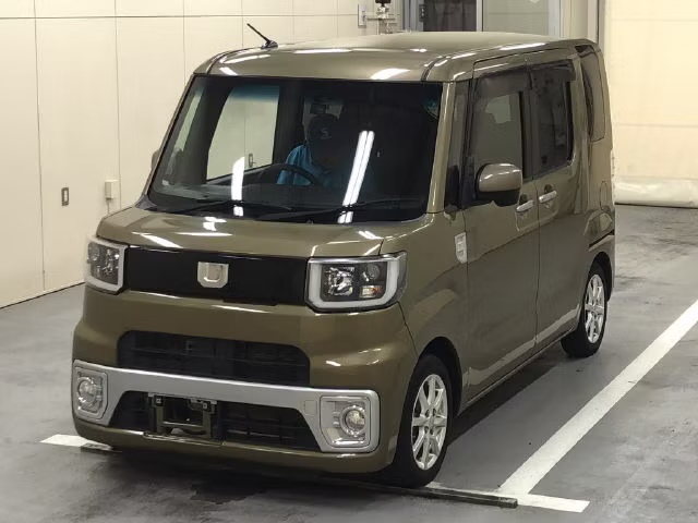 DAIHATSU WAKE