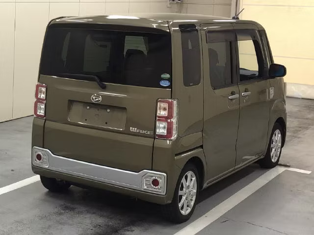 DAIHATSU WAKE