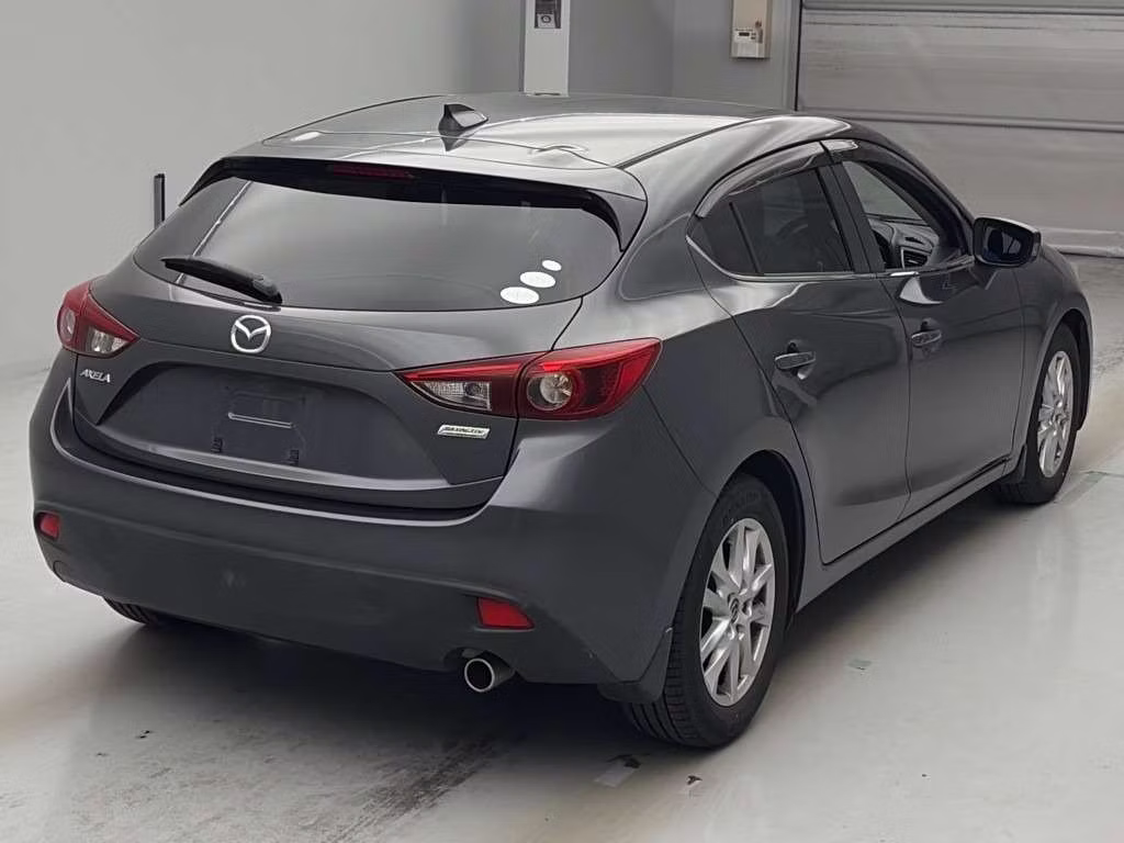 MAZDA AXELA
