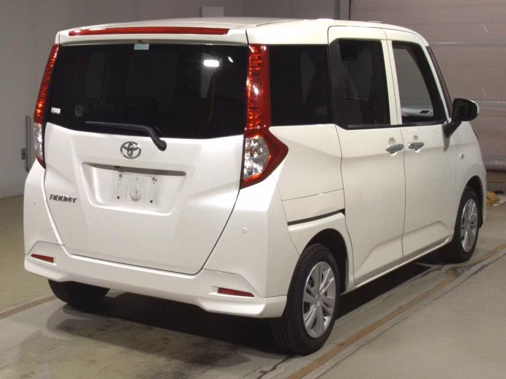 TOYOTA ROOMY