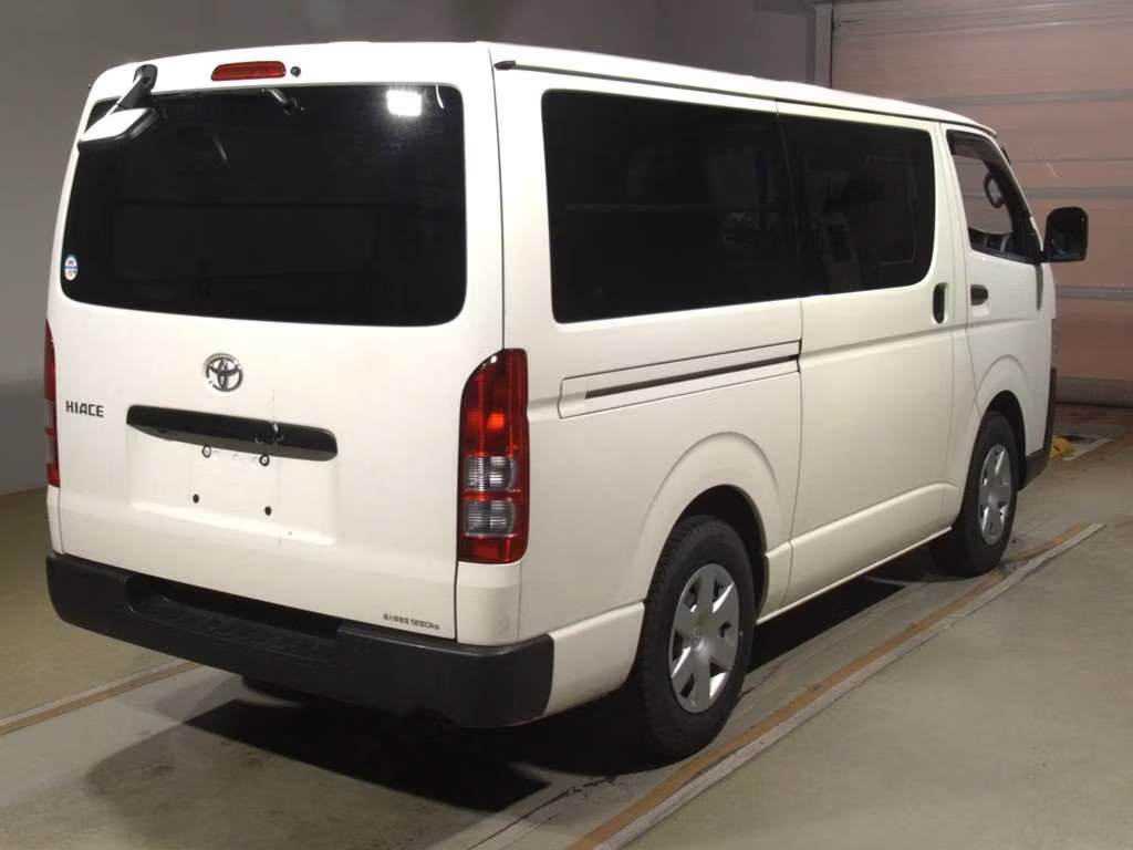 TOYOTA REGIUS ACE